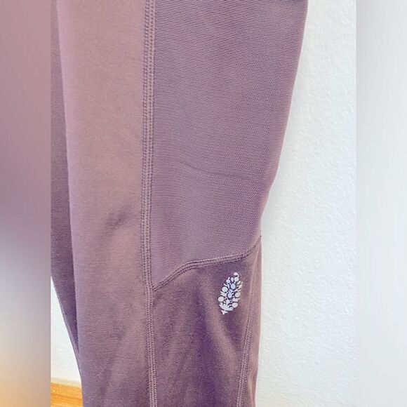 Free People FP movement Maroon leggings Sz M - Picture 4 of 5